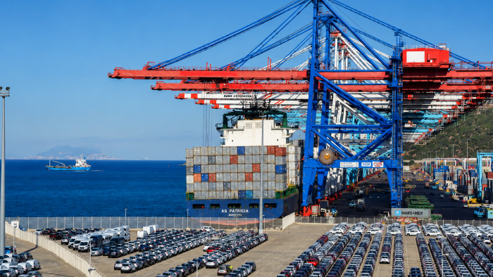 Maroc : Nador West Med renforce ses capacités avec deux nouvelles grues en vue de l’ouverture de son terminal à conteneurs