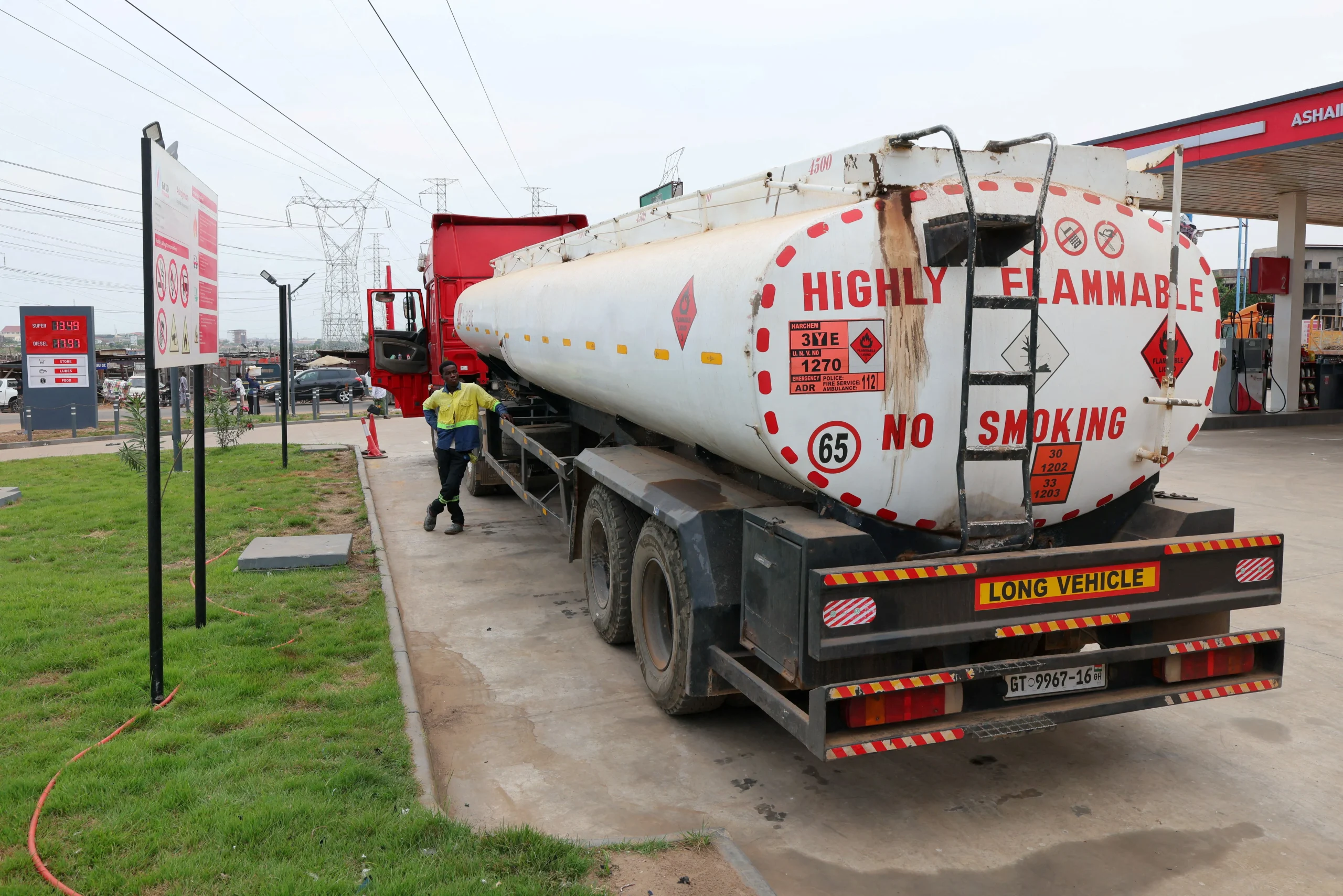 Ghana : La compagnie BOST réduit ses exportations de carburants vers le Burkina Faso et le Mali