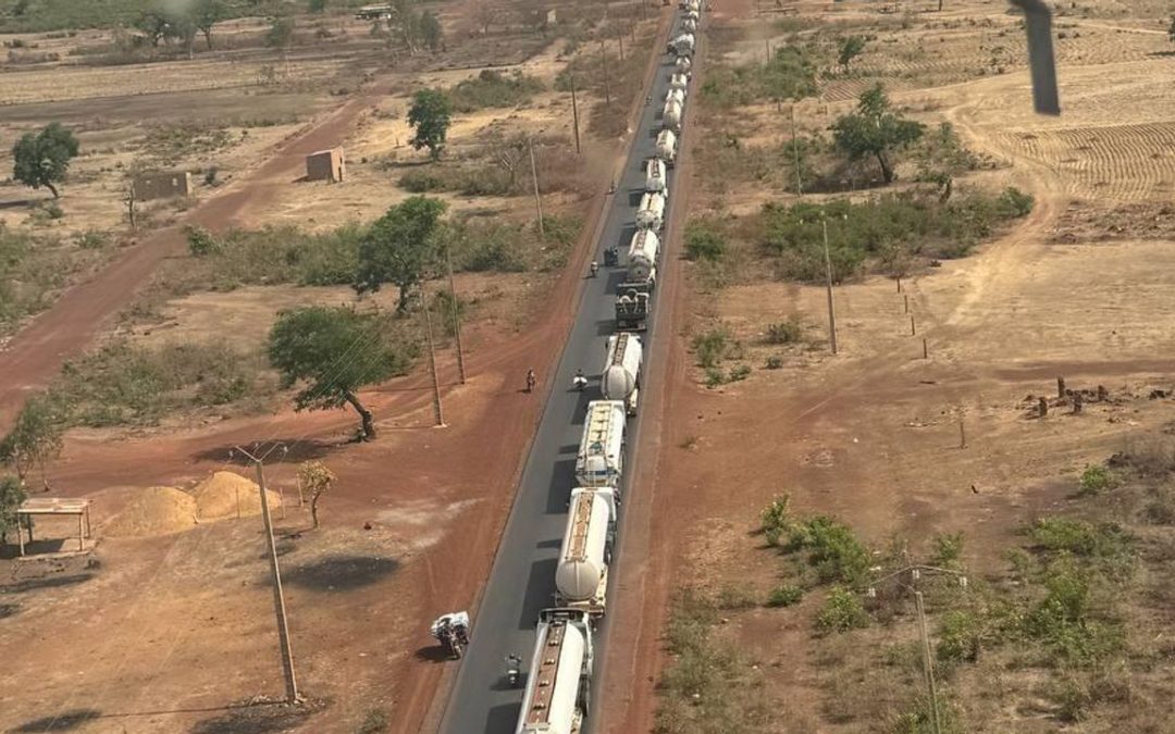 Mali : plus de 643 camions-citernes acheminés à Bamako sous escorte militaire