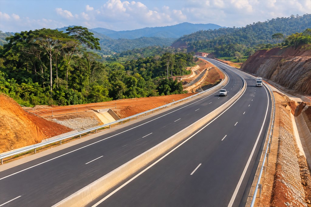 Guinée équatoriale : l’axe Akurenam-Kogo renforce la connexion routière avec le Gabon